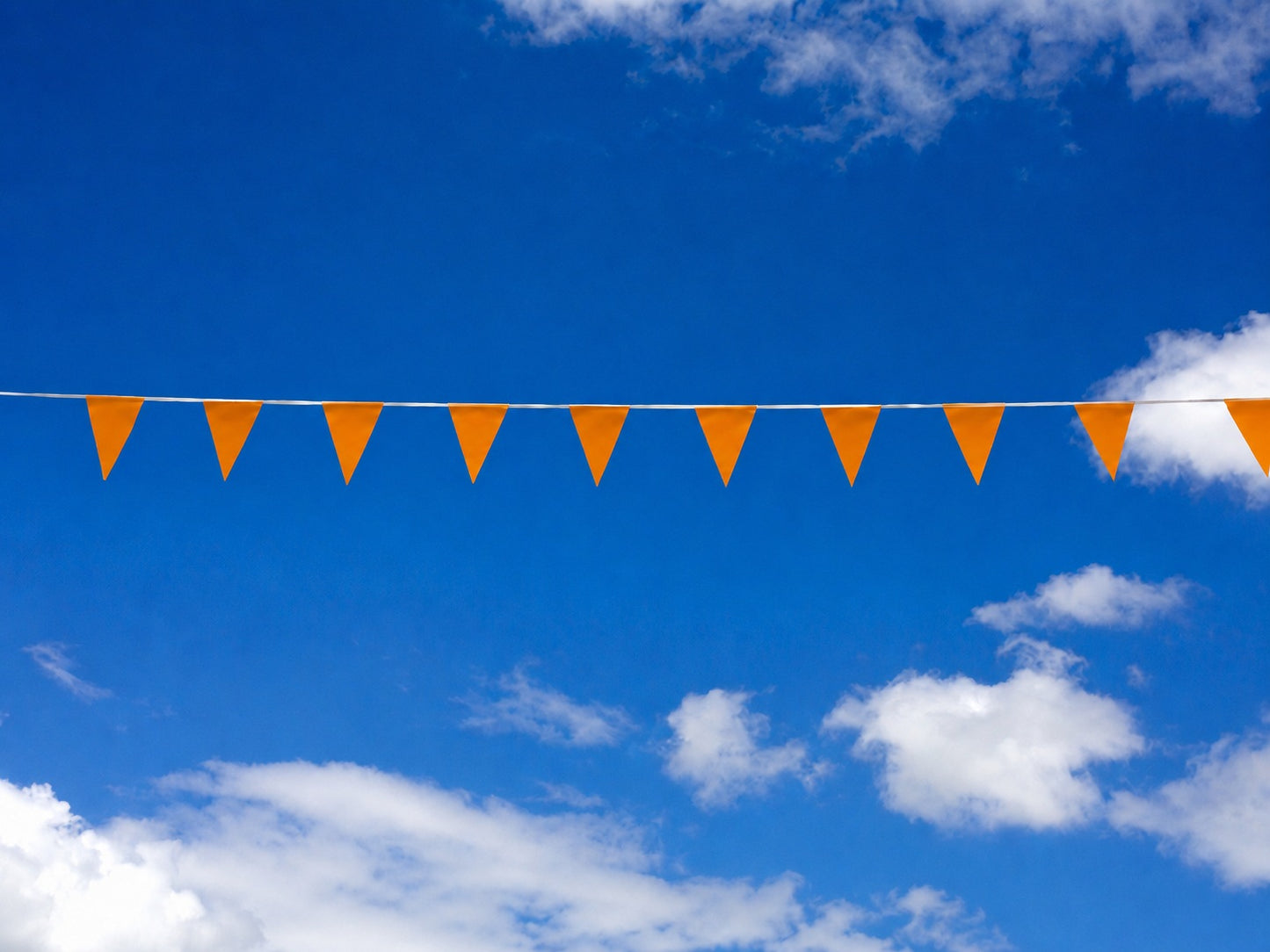 Pennants (Normal Duty) - Orange 100 Ft.